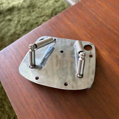 Fender Vintage Mustang Dynamic Vibrato "PAT. PEND." 1965 - chrome image 2