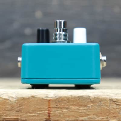 Electro-Harmonix Eddy Analog Vibrato & Chorus w/Expression Guitar Effect Pedal image 7