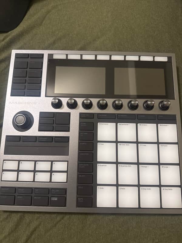 Native Instruments Maschine Plus 2020 - Present - Black image 1