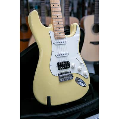 SUHR Classic S Antique HSS Maple Vintage yellow image 10