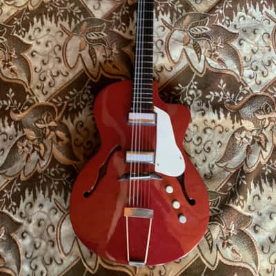 PLASTIC BODY Lunacharskaya Archtop 409 1970-1975 Red Soviet USSR Vintage image 1