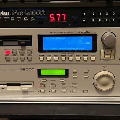 Akai S2000 midi stereo sampler