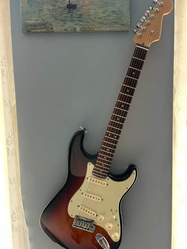 Fender American Deluxe Stratocaster with Rosewood Fretboard 2011 - 2015 - 3-Color Sunburst image 1