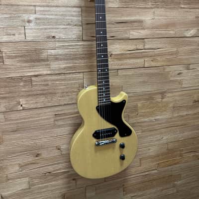 Epiphone Les Paul Junior Guitar w/Rosewood Fretboard  - TV Yellow-w/ gig bag- New! image 2