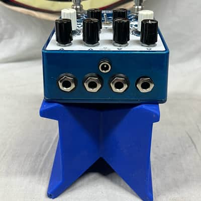 EarthQuaker Devices Avalanche Run v1 Delay & Reverb Pedal with Box