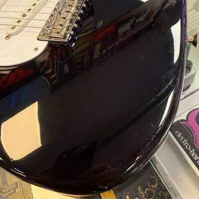 Fender Eric Clapton Signature Blackie Stratocaster with Noiseless Pickups and Tweed Case - Pre Owned image 16