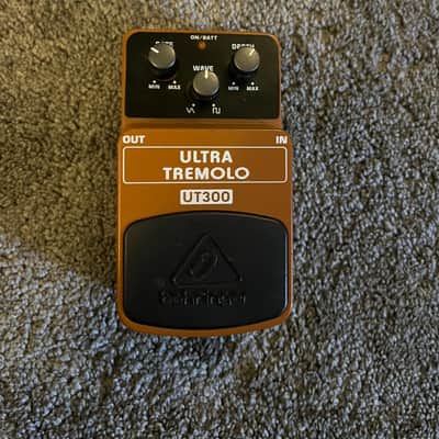 Behringer UT300 Ultra Tremolo Pedal- Standard image 3
