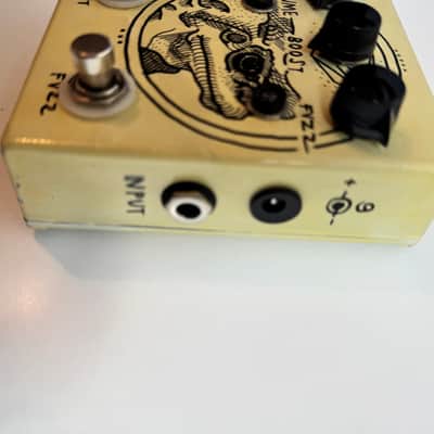 TRC Mouthbreather 2013 - Vintage white image 3