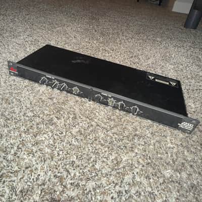 DBX 223XL Stereo 2-Way / Mono 3-Way Crossover 2000s - Gray image 1