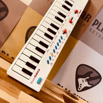 Casio PT-10 29-Key Mini Synthesizer 1980s - White image 3
