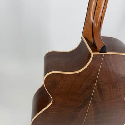 Lowden O-35C Fan Fret Red Cedar and Walnut image 9