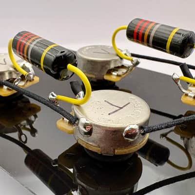 Gibson Les Paul 50s style wiring harness with new Bumblebee 0.022uF paper in oil capacitors and matched set CTS split long shaft 550k pots 5% +/- tolerance image 3