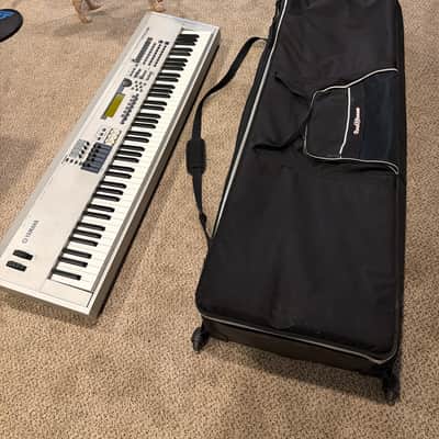 Yamaha MO 8 Production Synthesizer 2000s - Gray image 9