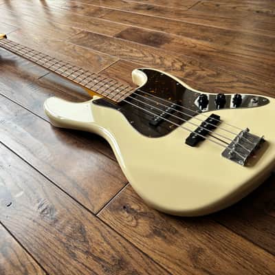 2007 Fender JB-62 Jazz Bass 1962 Reissue Vintage White MIJ Japan image 5