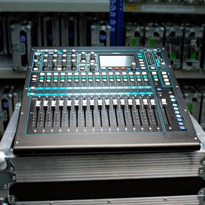 Allen & Heath QU16 Compact Digital Mixer with AR84 Expander, Cable and Flightcase - Used image 1