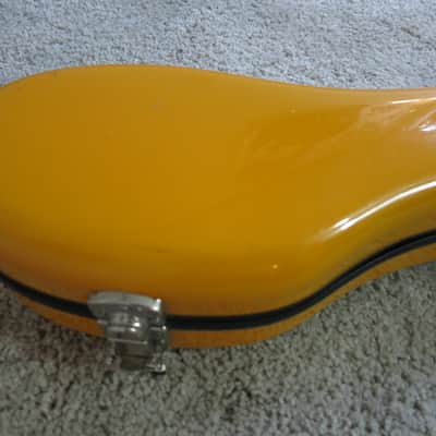 Eastman Fiberglass Guitar Case Yellow 39X14X3 Fits Fender Gibson Ibanez Telecaster Strats Les Paul image 2