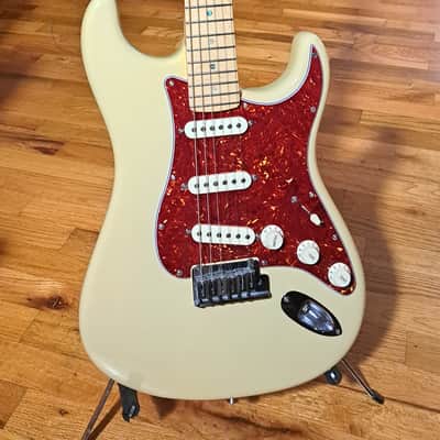 Fender American Deluxe Stratocaster 2005-2006 - Blonde image 1