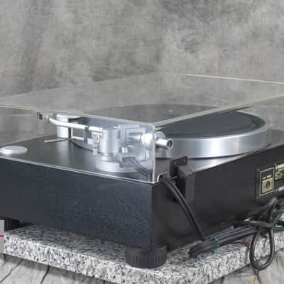YAMAHA GT-2000 Direct Drive Turntable in Very Good Condition image 5