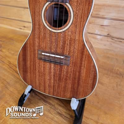 Kala KA-SMH-CG All Solid Gloss Mahogany Concert Ukulele with Hard Case - Gloss Mahogany, 1lbs 3oz image 3
