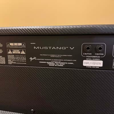 Fender Mustang V Amp Head 150W with SLM 4x12 Angled Cabinet 120w - Black image 7