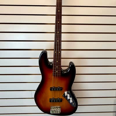 Fender Jaco Pastorius Fretless 4 String Bass, 3 Color Sunburst with Case - Pre Owned image 3