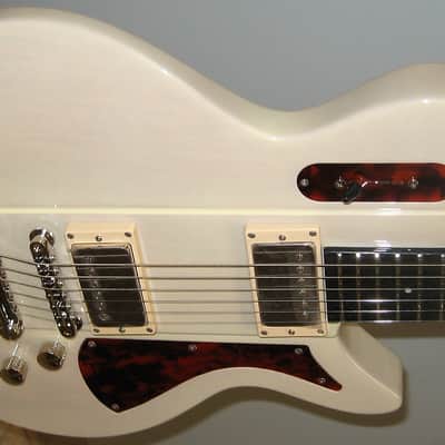 Eastman Juliet Solidbody Electric Guitar with Gig Bag 2024 - Pomona Blonde image 3