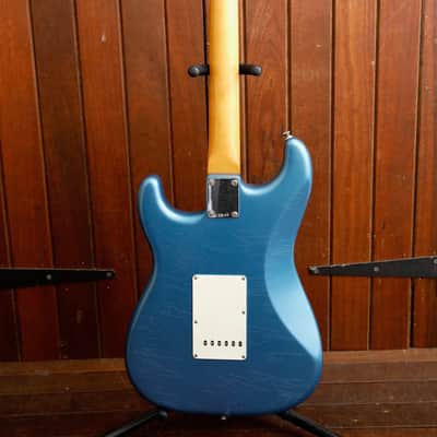 Fender Limited Edition Road Worn '60s Stratocaster Lake Placid Blue Electric Guitar image 10