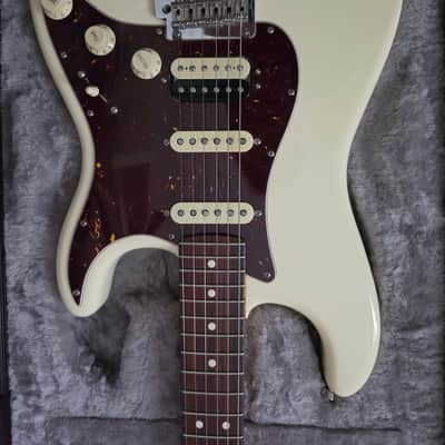 Fender American Professional II Stratocaster HSS with Rosewood Fretboard 2020 - Present - Olympic White image 3