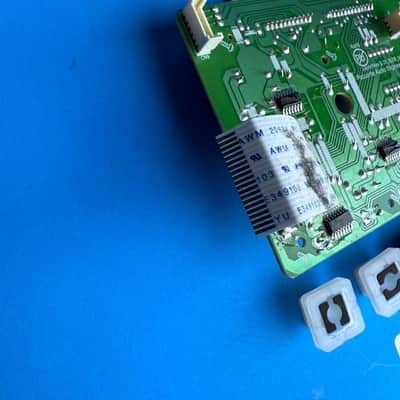 NOVATION LAUNCHKEY 25 MK2 Part: Slider Fader Track Display PCB Circuit Board image 8