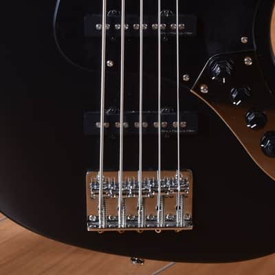 Sire Marcus Miller V3 5 Black Satin image 5