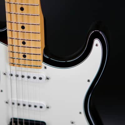 Suhr Classic S HSS with Maple Fretboard 2023 - 3 Tone Burst image 5