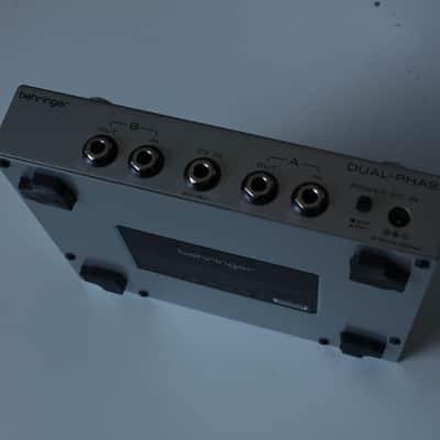 Behringer Dual-Phase 2022 - Blue / White image 2