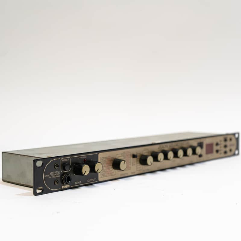 Zoom Studio 1204 Digital Reverb and Multi Effects Signal | Reverb