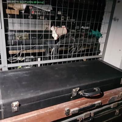 80's SOFT HAIR GUITAR CASE - fits Strat or TELE - RED image 7