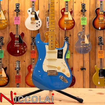FENDER Limited Edition Player II Stratocaster, Maple Fingerboard, Lake Placid Blue