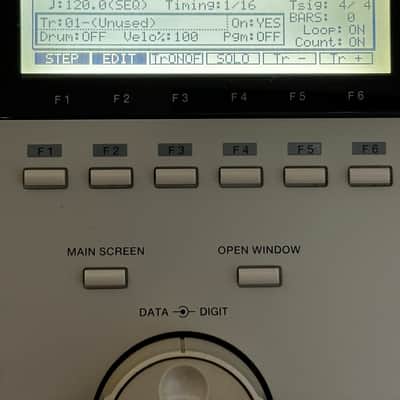 Akai MPC2000 MIDI Production Center 1997 - 2001 - Grey image 9