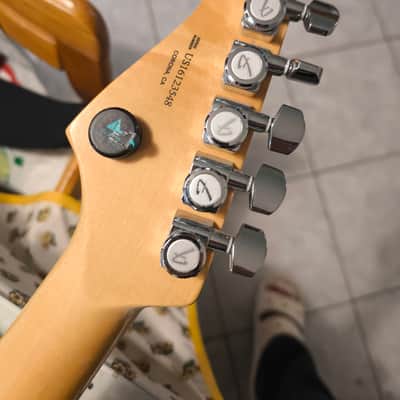 Fender American Elite Stratocaster HSS Shawbucker with Maple Fretboard 2016 - 2019 - 3-Color Sunburst image 2