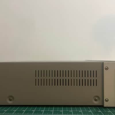 Akai S950 MIDI Digital Sampler 1988 - White image 14