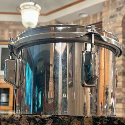 Pearl fiberglass 8x10 concert tom w/chrome mirror finish. image 4