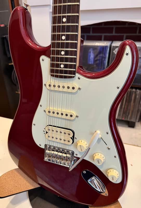 2019 Fender American Performer Stratocaster HSS Aubergine Rosewood Fretboard w/ New FE610 Gig Bag