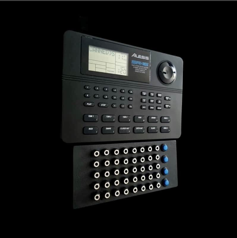 Alesis SR-16 Drum Machine + Illuminated ROM Patch Bay Mod Bild 1