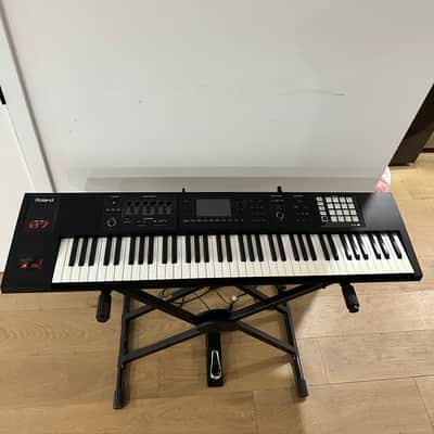 Roland FA-07 2014 76-Key Music Workstation Synthesizer - Excellent Condition