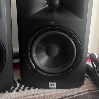 Pair of JBL LSR305 2-way active studio monitor speakers 5inch, 3 series, 2010’s, black with extras image 7