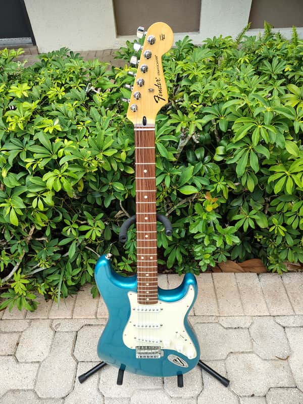 Fender Standard Stratocaster Lake Placid Blue Rosewood 2011 image 1