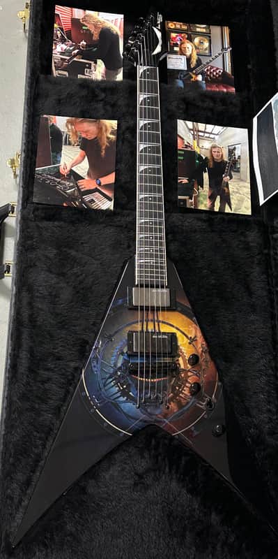 Dean USA Dave Mustaine Owned Tour Guitar Signed with Pics & COA image 1