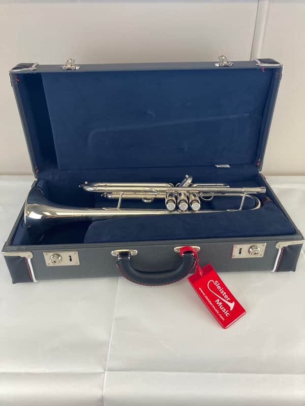 Getzen 907S Eterna Proteus Bb Trumpet – Silver Plated – Professional Model – Like New – w/ Case SM#3655 image 1