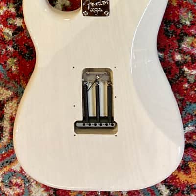 Fender American Deluxe Ash Stratocaster 2015 White Blonde, Very Good, SKU: 9077GT image 5