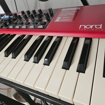 Nord Electro 5D SW61 Semi-Weighted 61-Key Digital Piano 2015 - 2018 - Red image 3