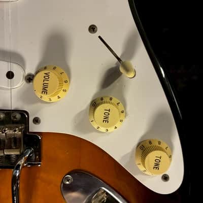 Fender Japan ST-57 2tone Sunburst Alder body【3.72kg】 image 17