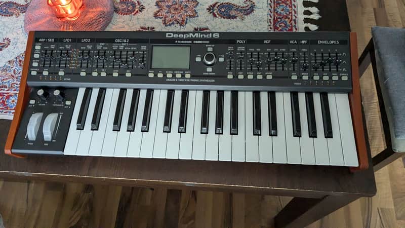 Behringer DeepMind 6 37-Key 6-Voice Polyphonic Analog Synth 2017 - Present - Black image 1